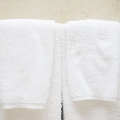 Luxury White Bath Towels 610 GSM 100% Cotton Pack of 2 – Ultra Soft and Highly Absorbent